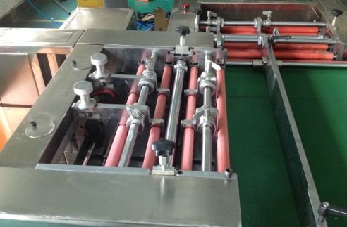 �X����V-CUT�C